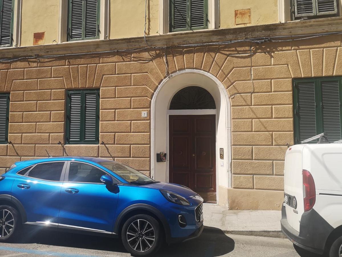 Porta A Mare, Free Parking Apartment Ливорно Екстериор снимка